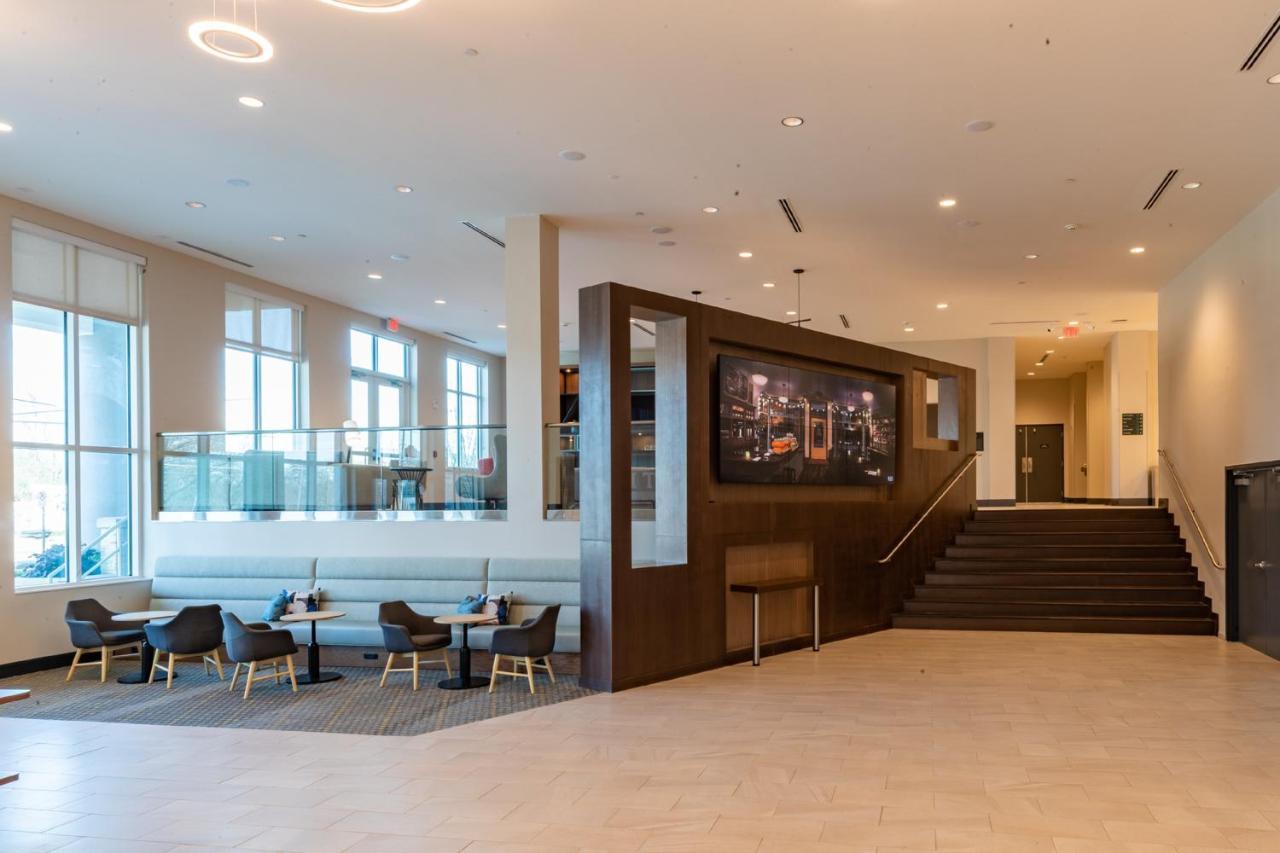Отель Courtyard By Marriott Atlanta Данвуди Экстерьер фото