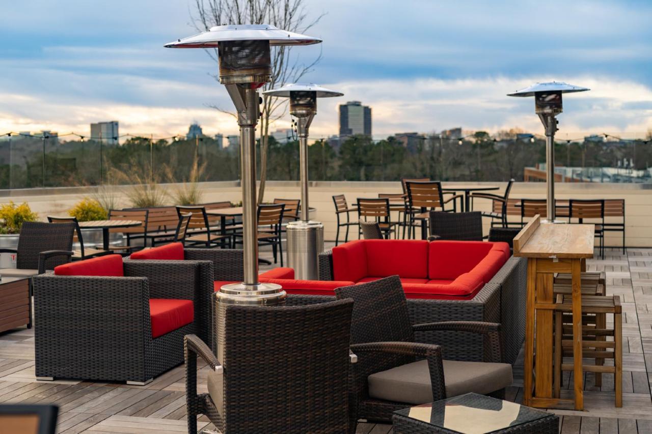 Отель Courtyard By Marriott Atlanta Данвуди Экстерьер фото