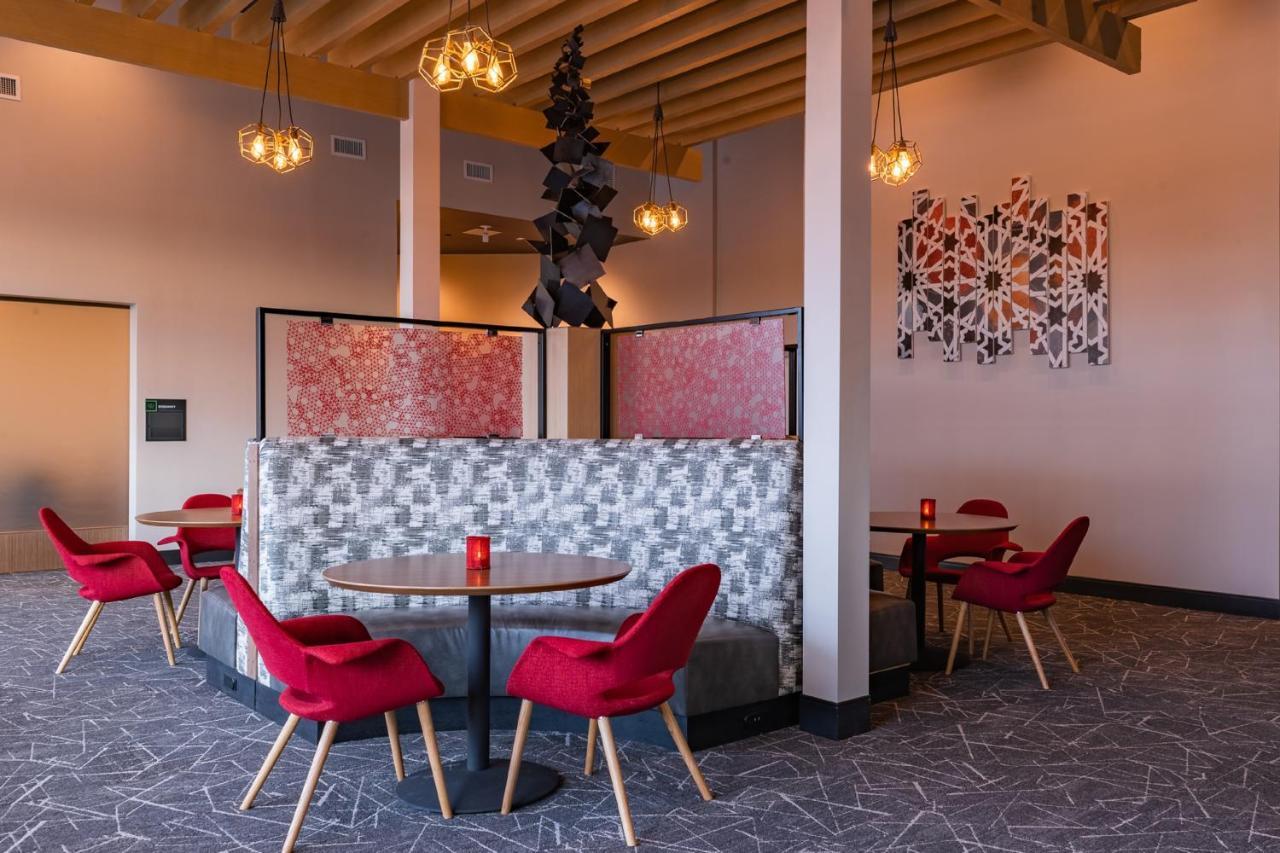 Отель Courtyard By Marriott Atlanta Данвуди Экстерьер фото