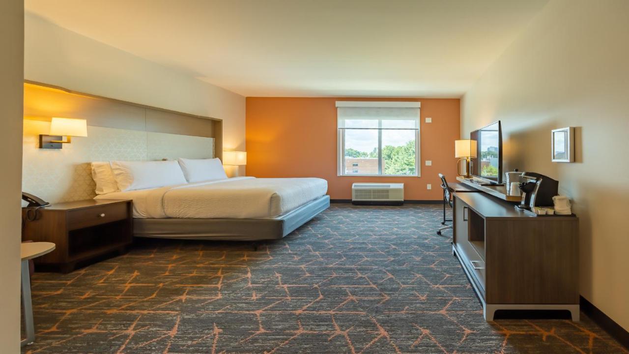 Отель Courtyard By Marriott Atlanta Данвуди Экстерьер фото