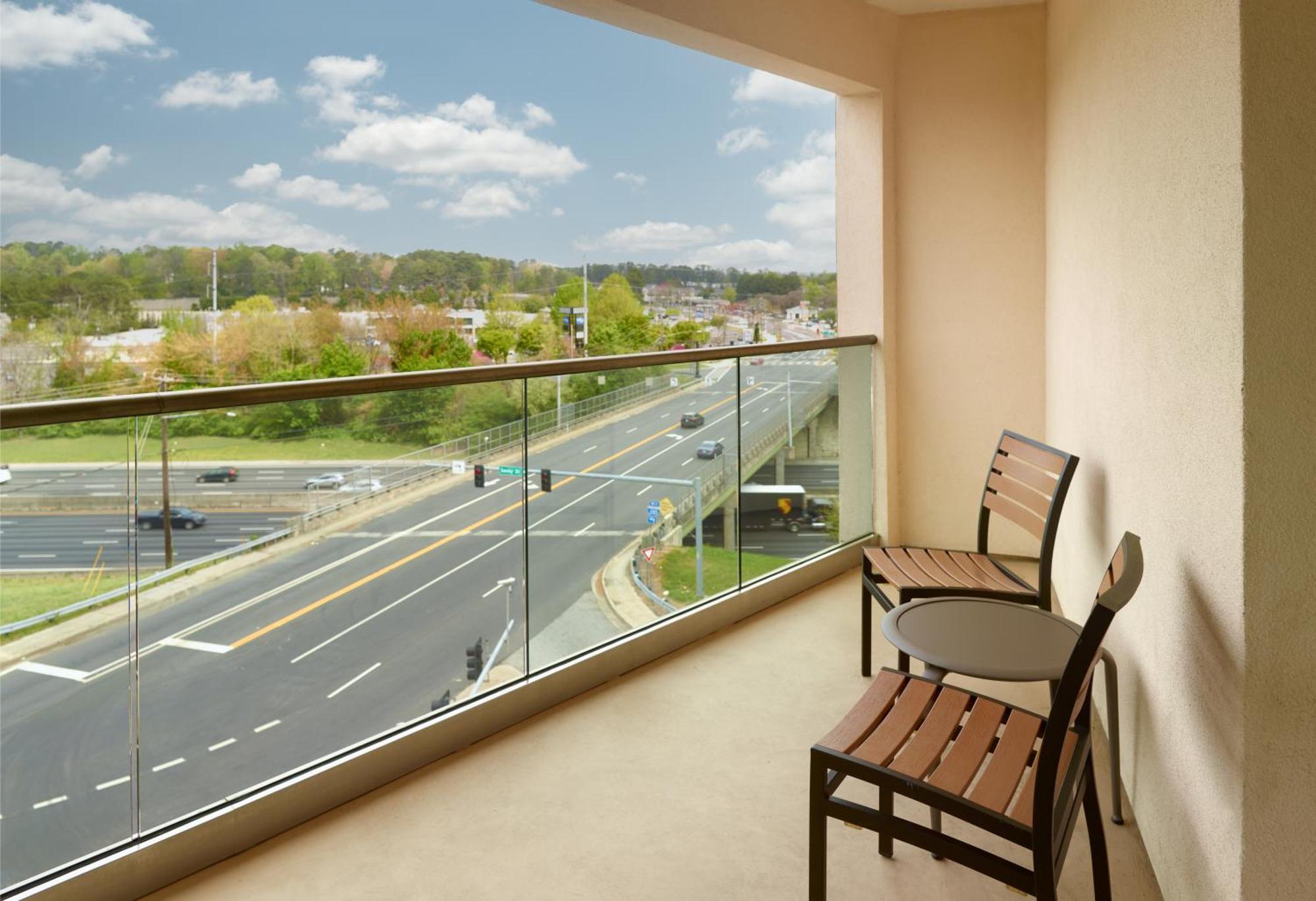 Отель Courtyard By Marriott Atlanta Данвуди Экстерьер фото