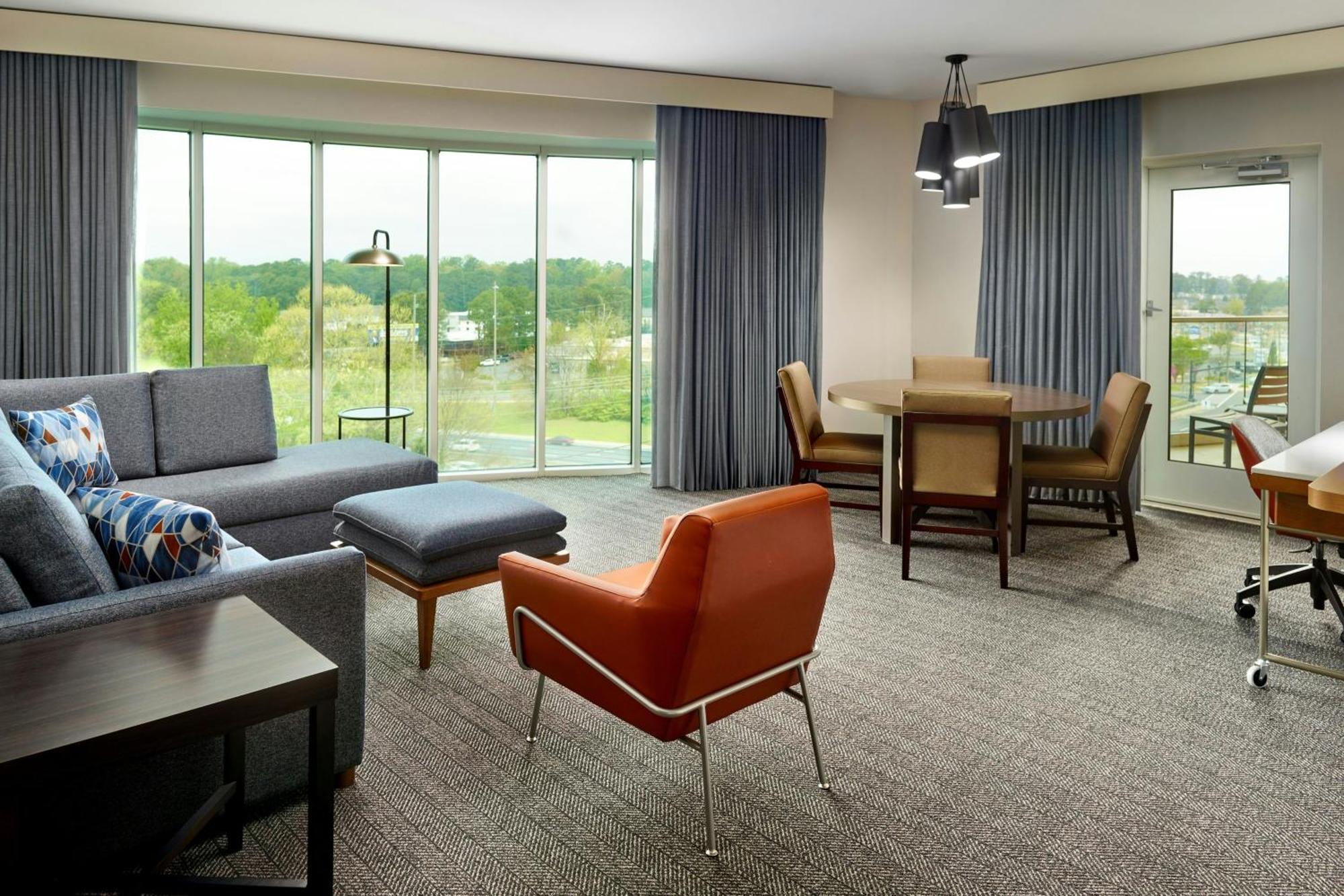 Отель Courtyard By Marriott Atlanta Данвуди Экстерьер фото